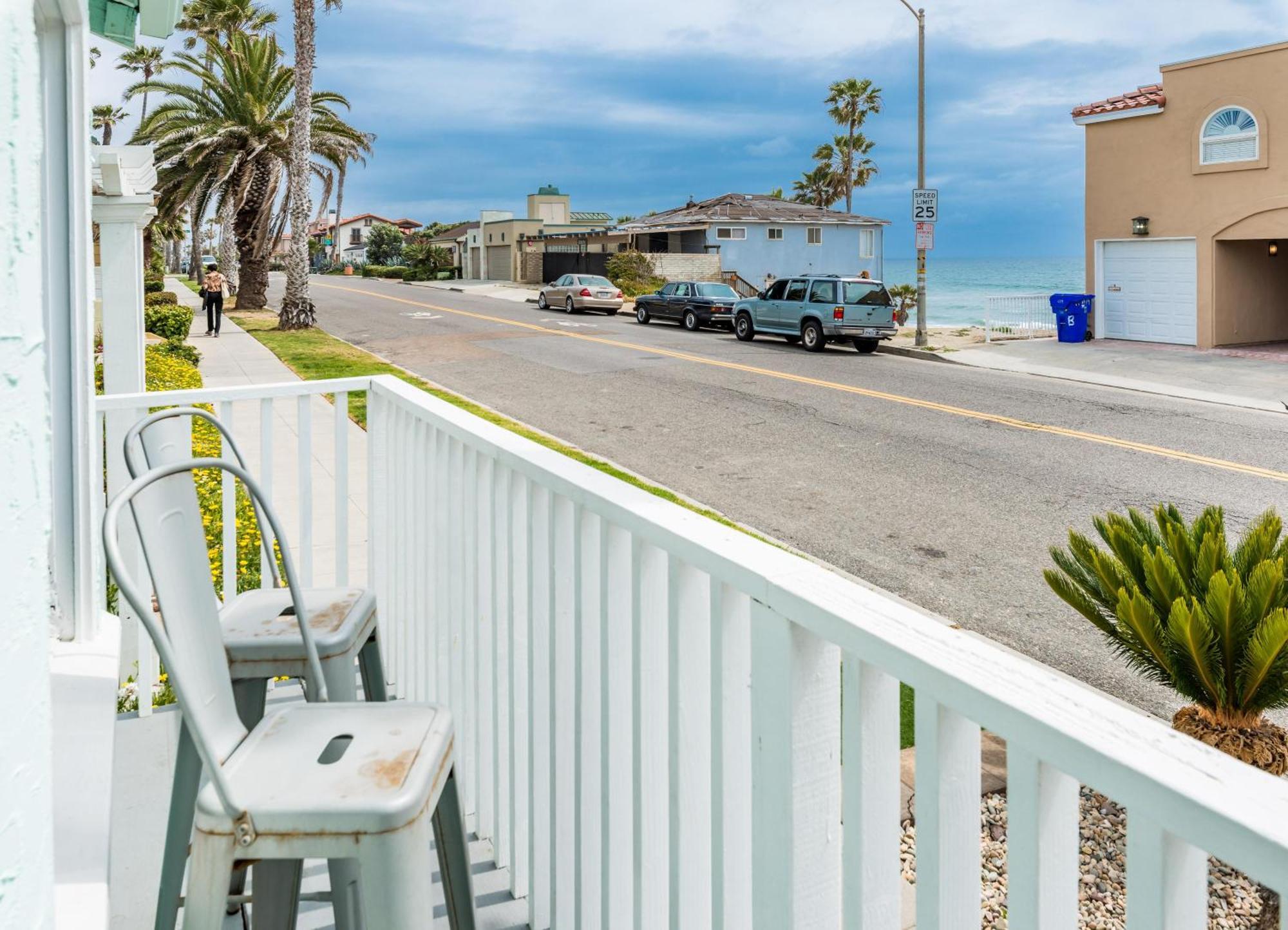 Pacific Bungalow In Oceanside With Backyard & Tiny House Buitenkant foto